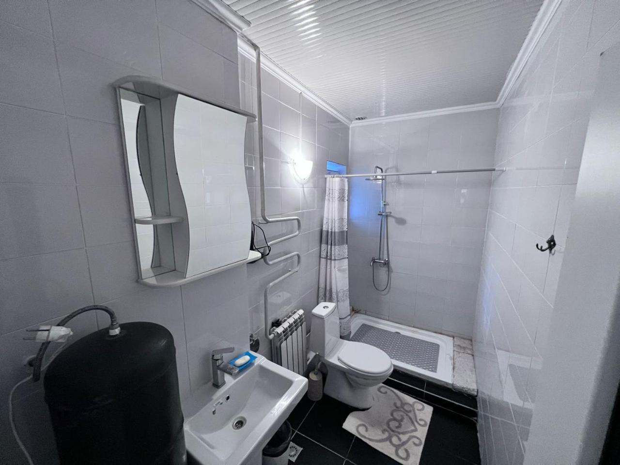 Turan Guesthouse Karakol Kültér fotó
