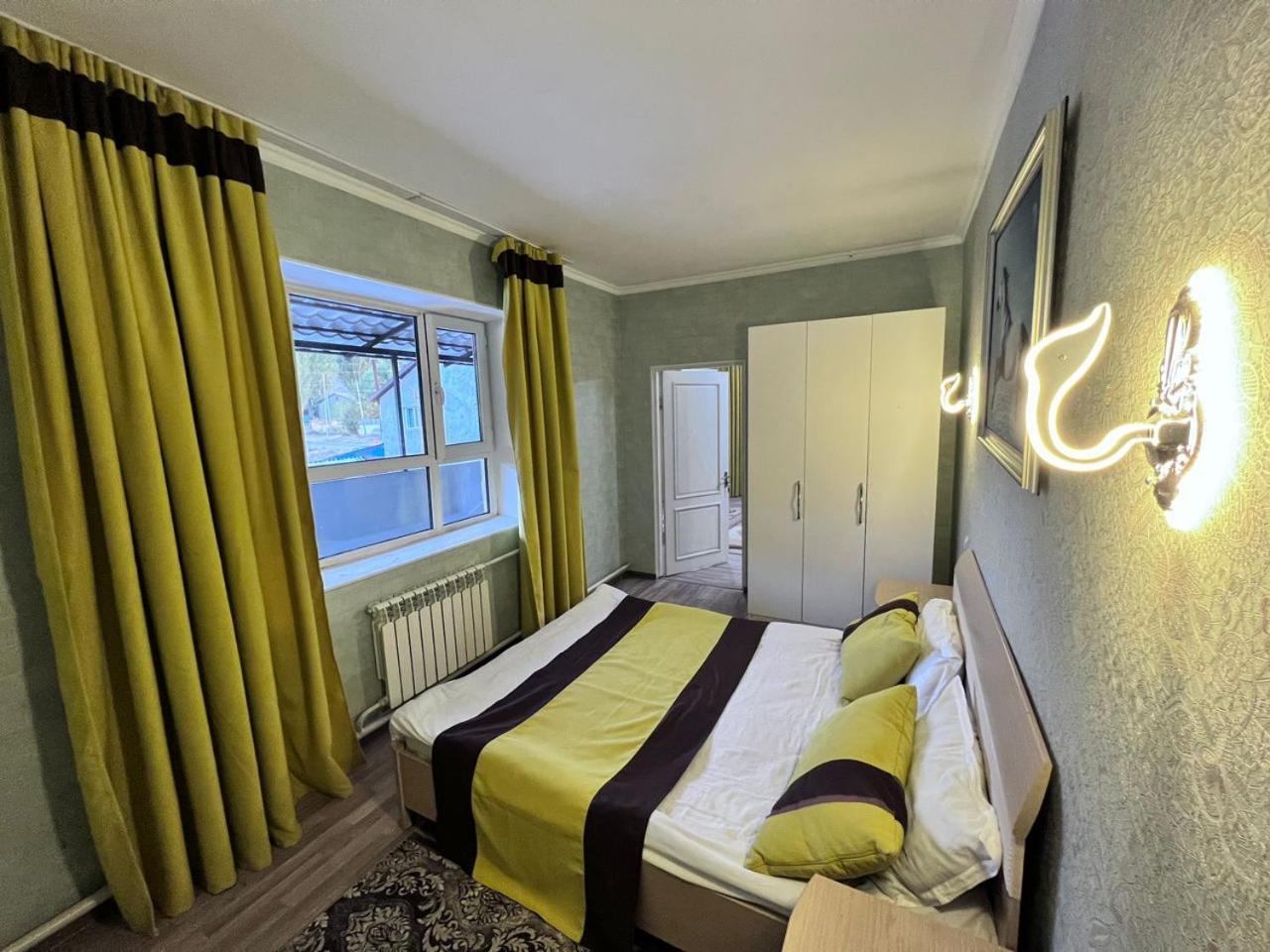 Turan Guesthouse Karakol Kültér fotó