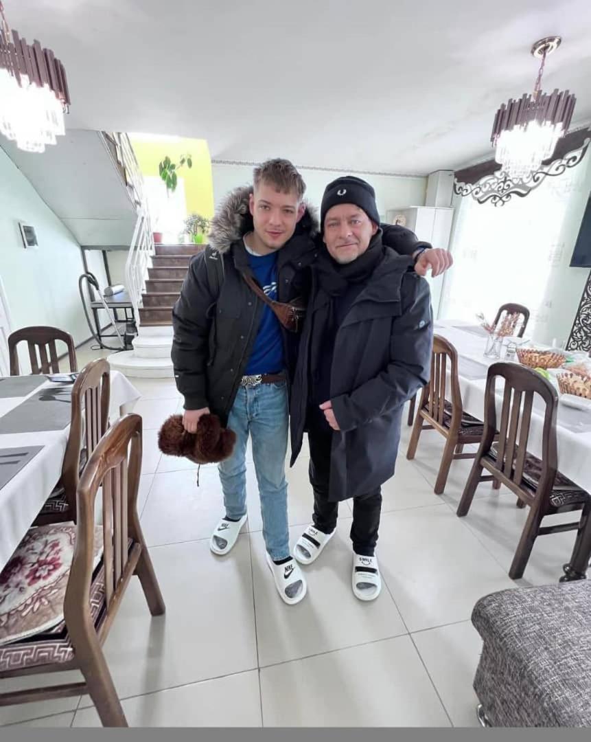 Turan Guesthouse Karakol Kültér fotó