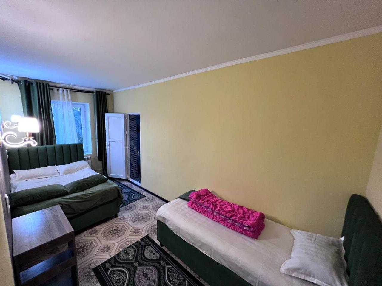 Turan Guesthouse Karakol Kültér fotó