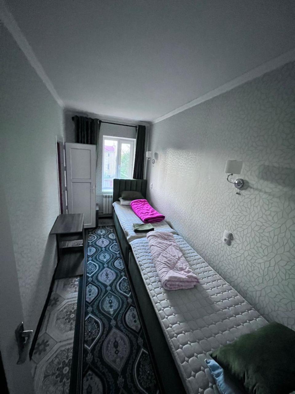 Turan Guesthouse Karakol Kültér fotó